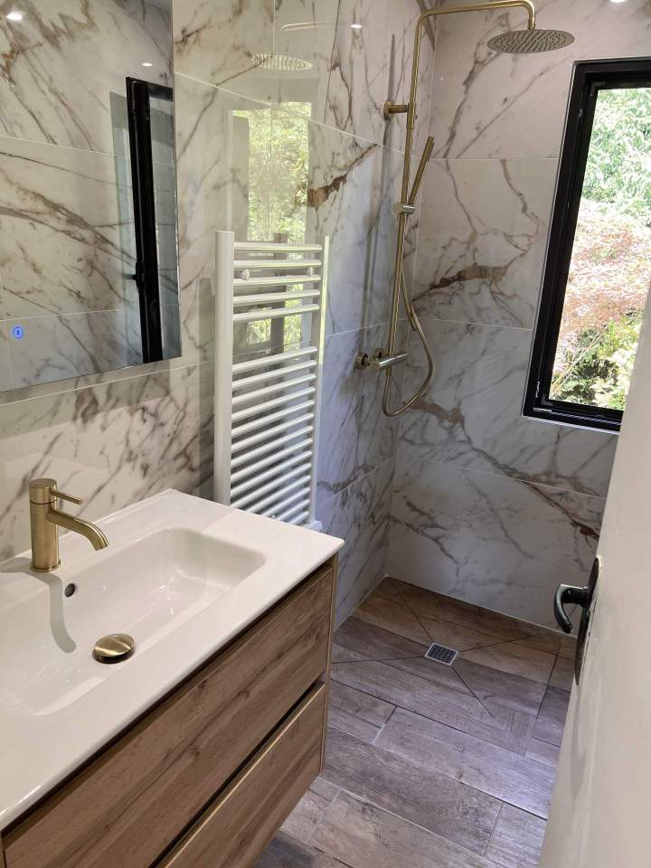 Rénovation sur mesure et complète pour un espace fonctionnel